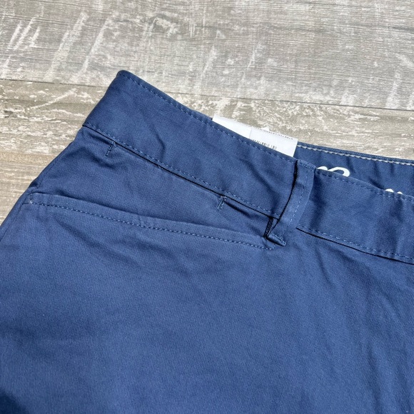 Eddie Bauer Curvy Petite Blue Stretchy Bermuda - Picture 13 of 14